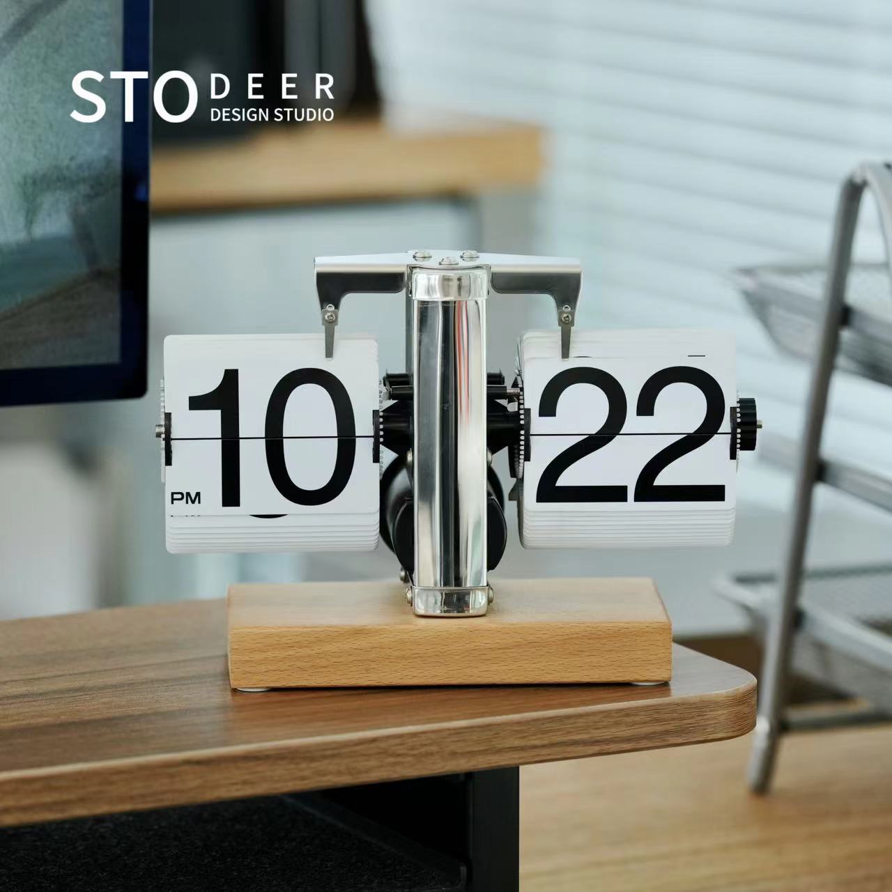 Stodeer（Custom walnut base）Creative automatic page turning clock