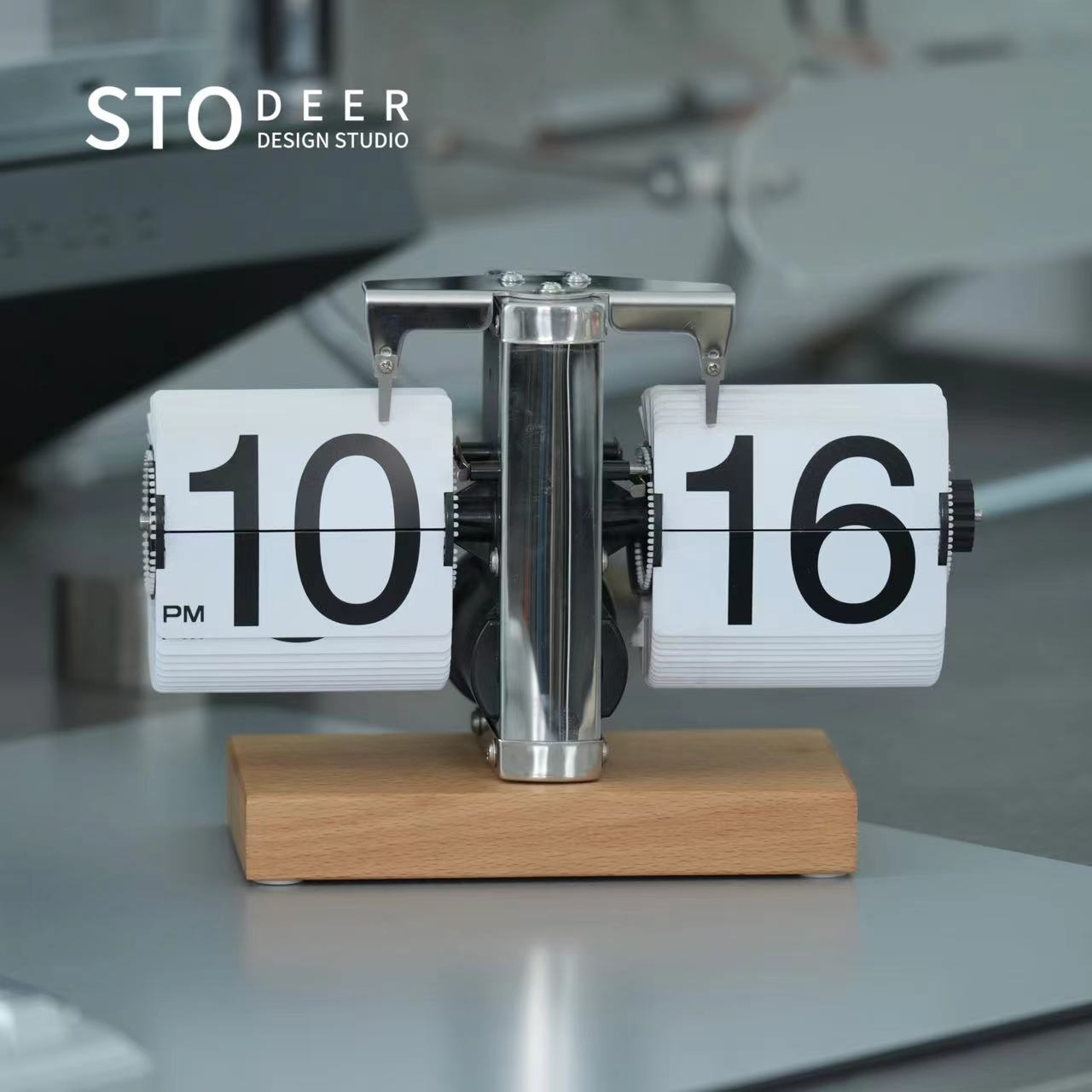 Stodeer（Custom walnut base）Creative automatic page turning clock