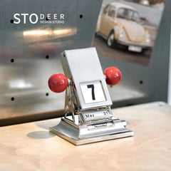 Stodeer Minimalist  Desktop Home Decor, Rotating Calendar, Metal Perpetual Calendar, Creative Ornament