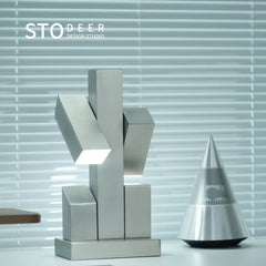 Stodeer Interstellar Crossing Robot Art Deco Table Lamp with Bauhaus Metal Atmosphere