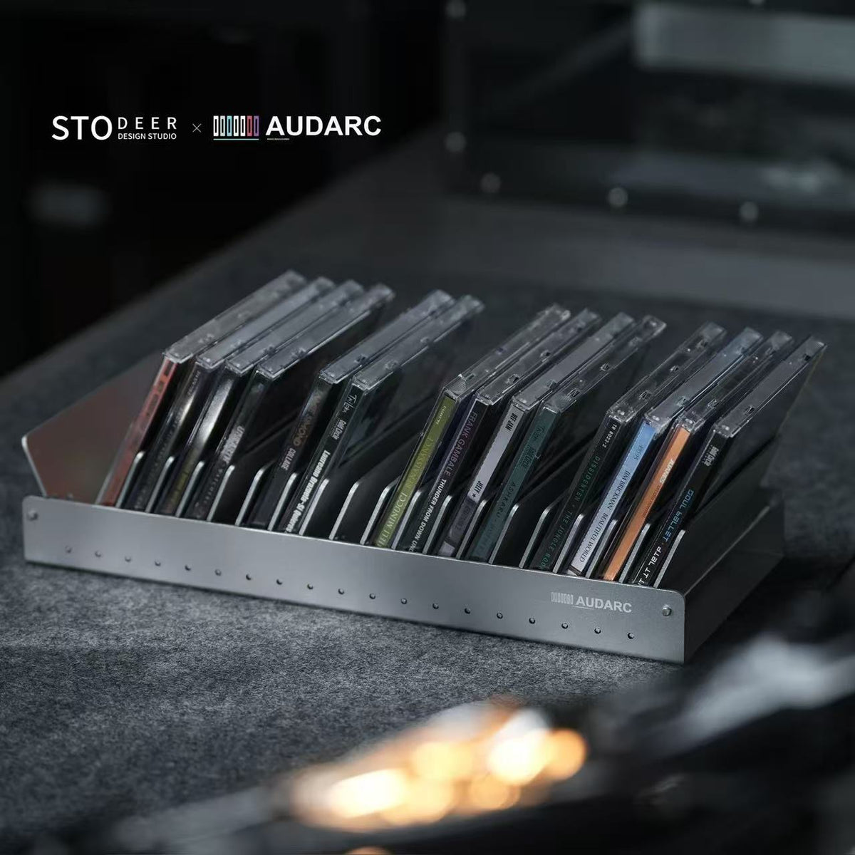 Stodeer製陽極酸化アルミニウム製CD収納ラック – CDデスクトップオーガナイザー