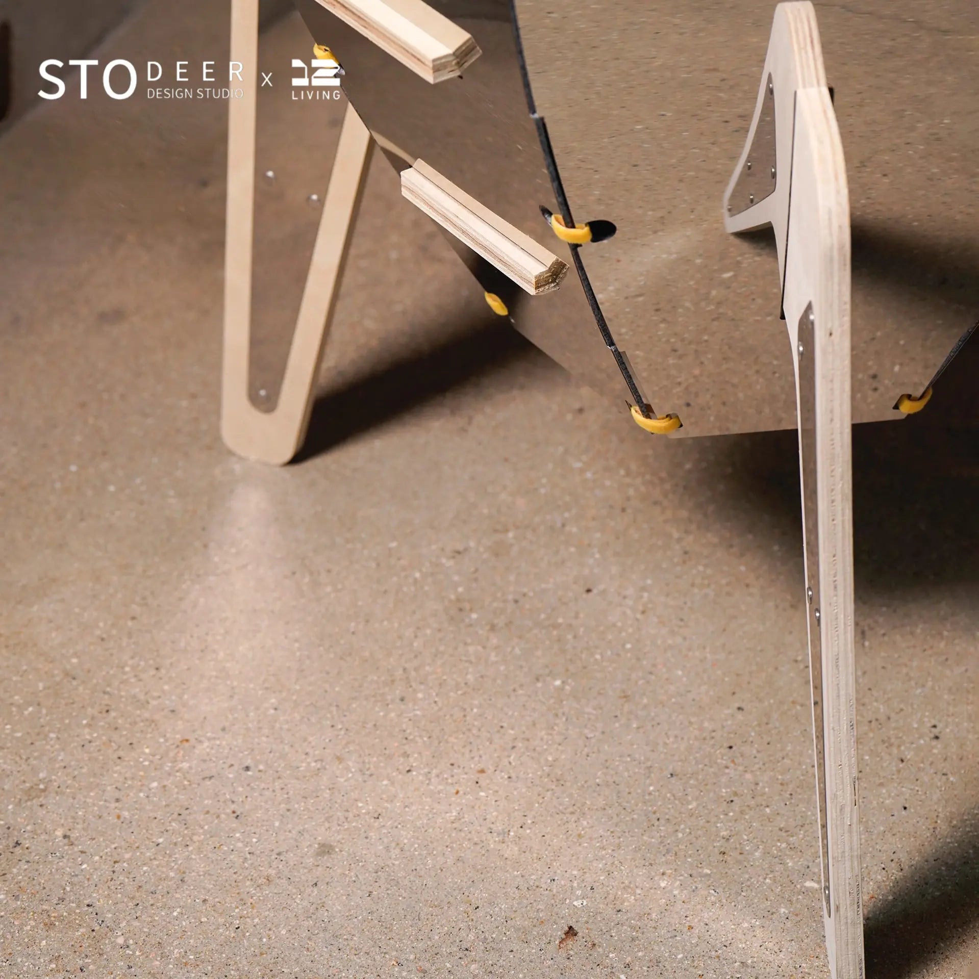 STODEER 12LIVING Stainless Steel Rocket Climbing Frame with Felt Interior and Birch Wood Legs