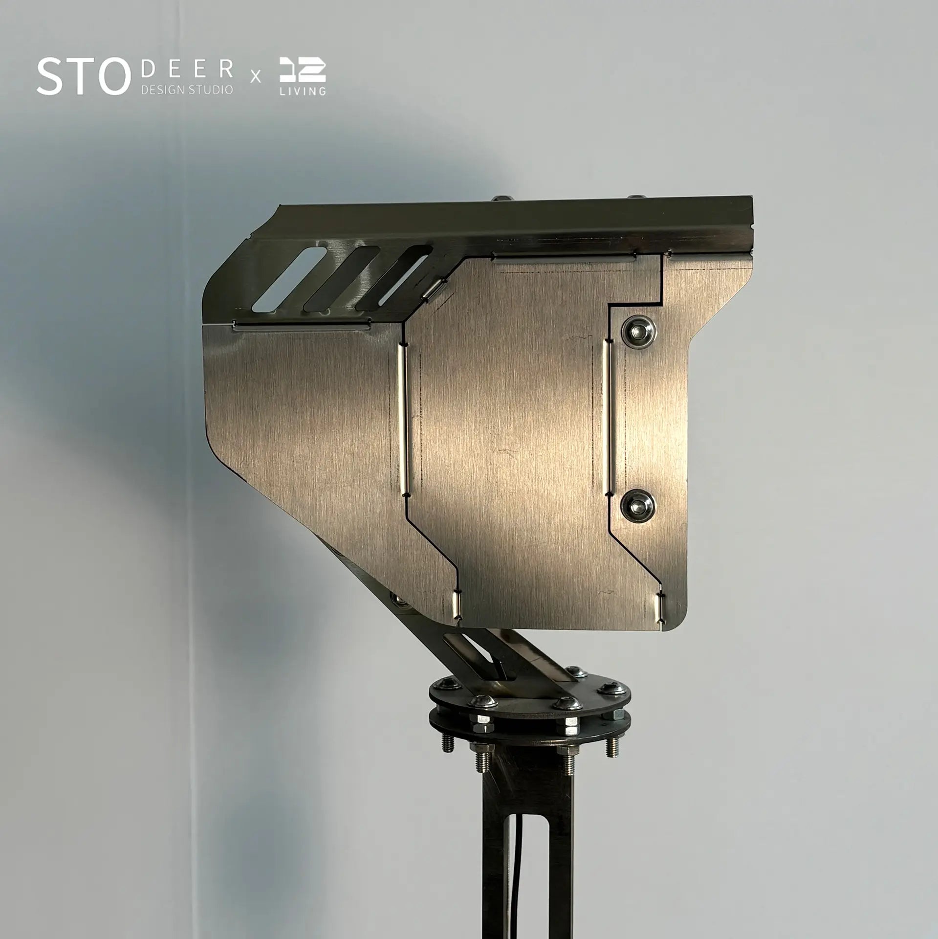 STODEER 12LIVING Sentinel 스마트 스테인리스 스틸 조각품 - 텍스트 및 이모티콘이 있는 LED 디스플레이, 앱 제어
