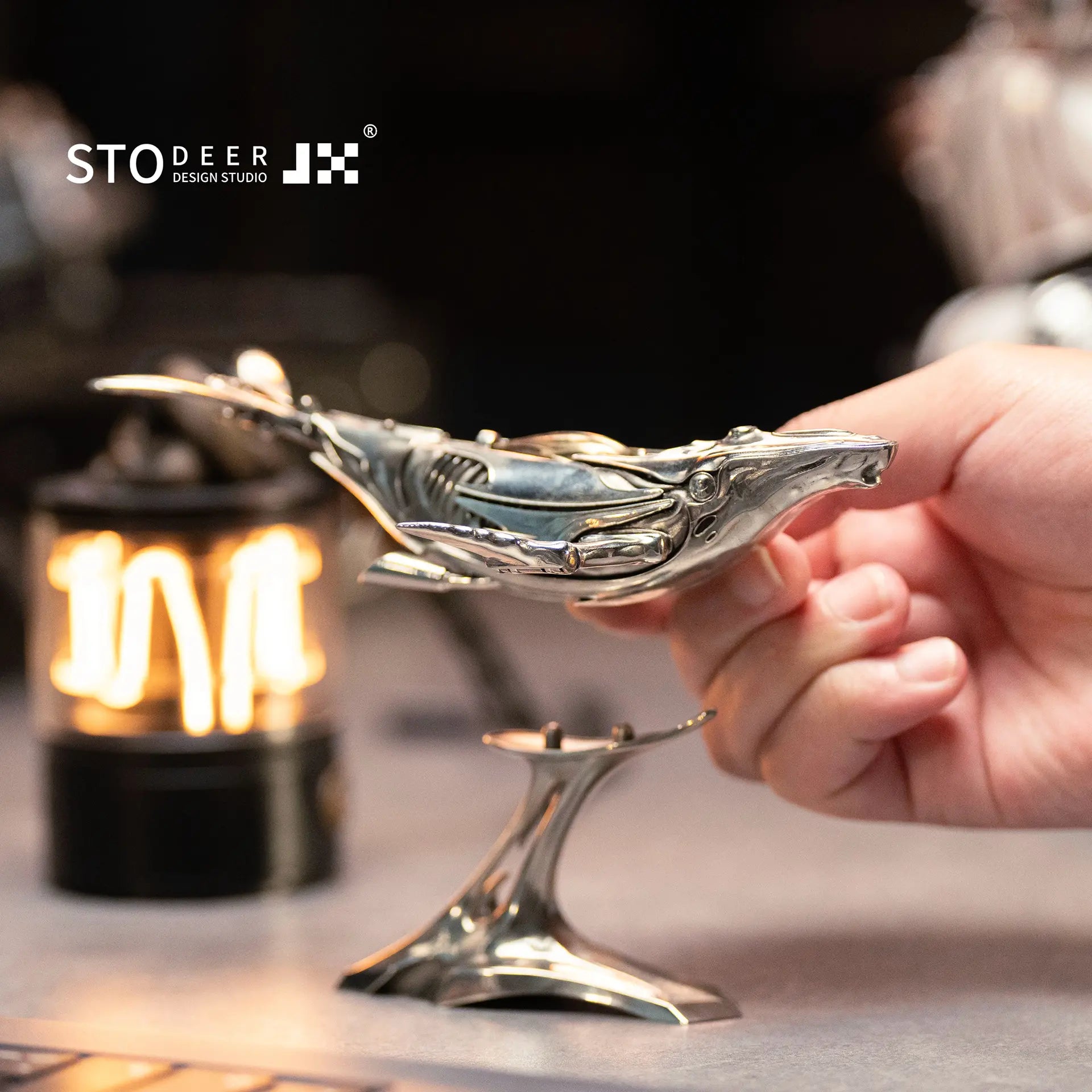 Stodeer Humpback Whale Mini Sculpture,Collectible Metal Desk Ornament