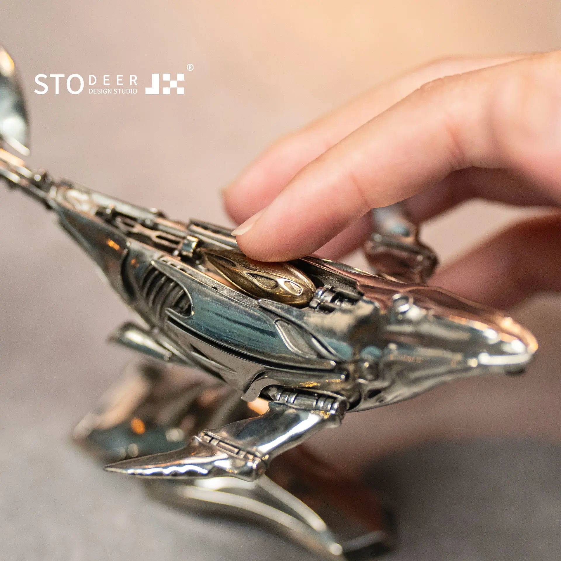 Stodeer Humpback Whale Mini Sculpture,Collectible Metal Desk Ornament