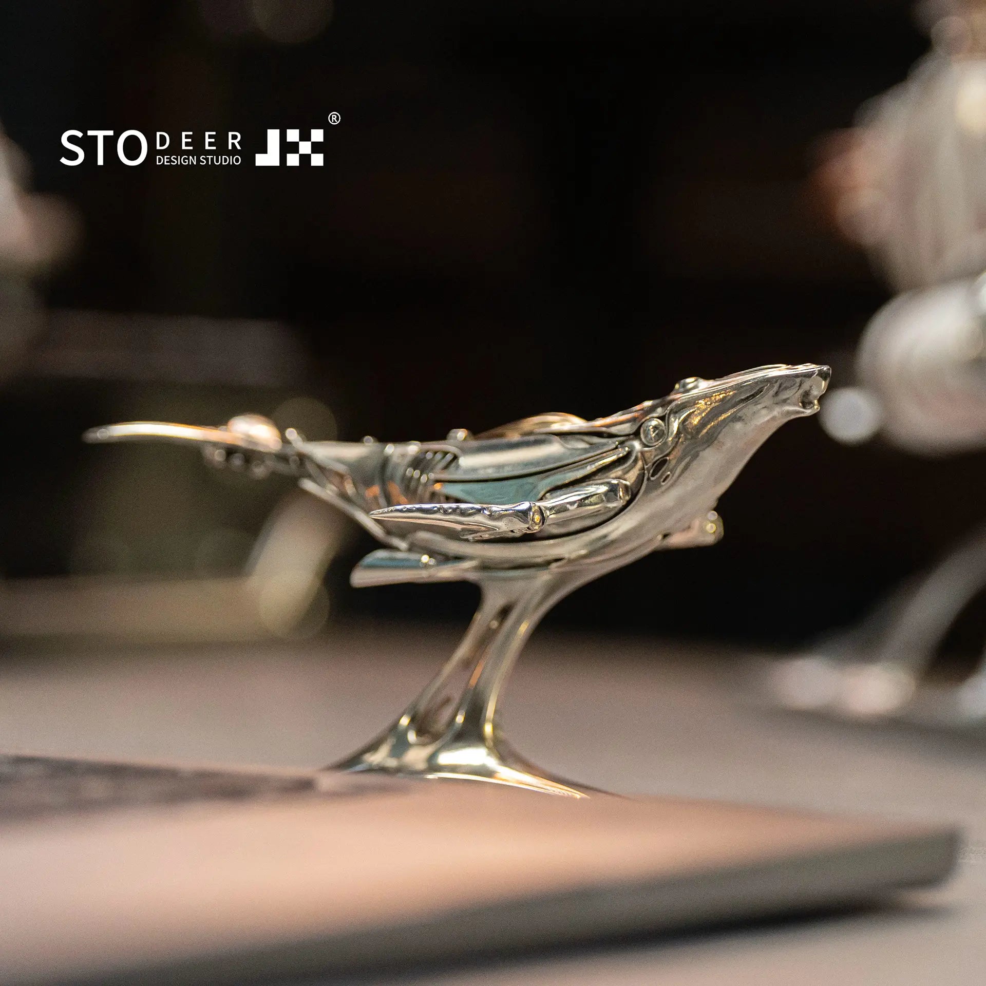 Stodeer Humpback Whale Mini Sculpture,Collectible Metal Desk Ornament