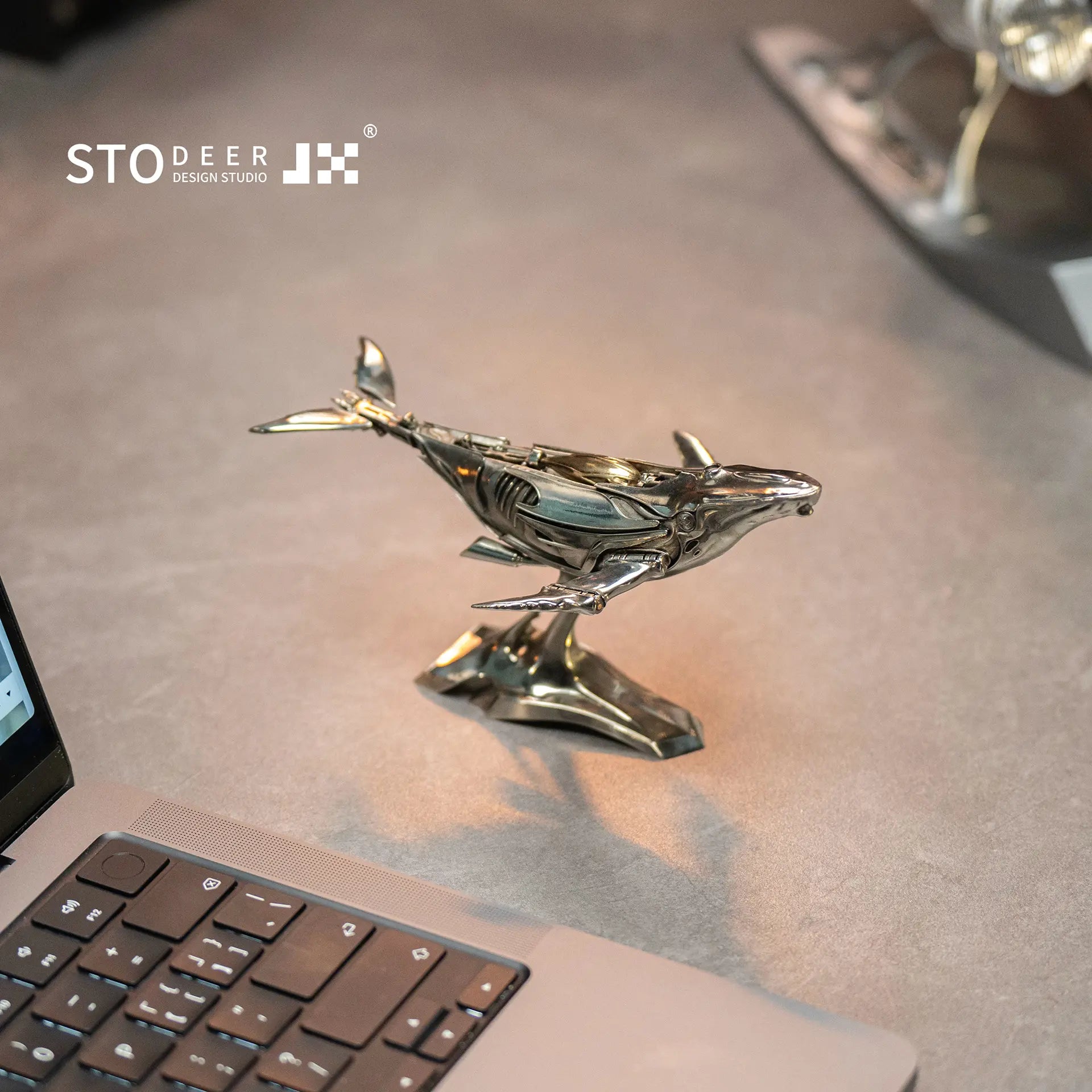 Stodeer Humpback Whale Mini Sculpture,Collectible Metal Desk Ornament