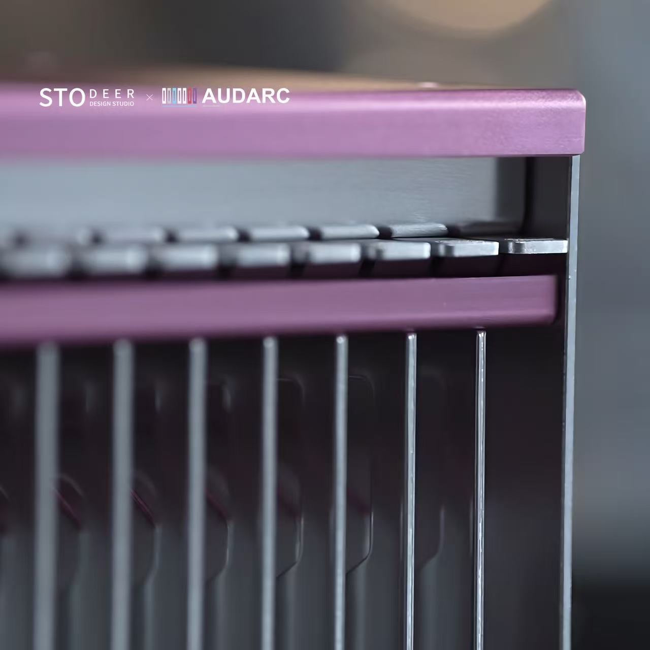 Stodeer Retro Mechanical Pop-Up CD Storage Case & Organizer
